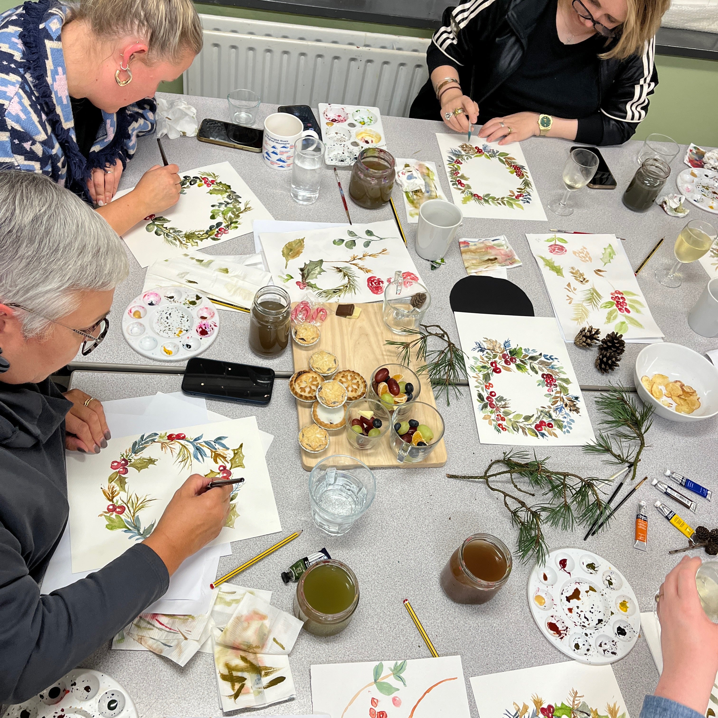 ADULTS AND TEENS** Saturday 7th December  10-12.30pm Adult Christmas Wreath Painting workshop