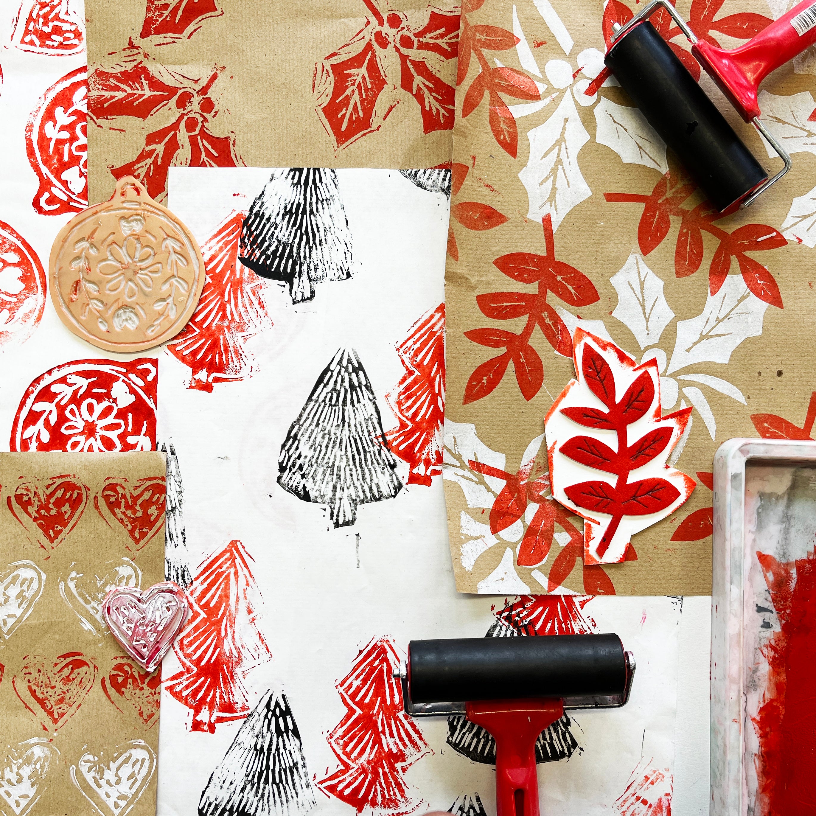 KIDS** Saturday 14th December 10-12pm Kids Christmas Wrapping paper Printing Workshop