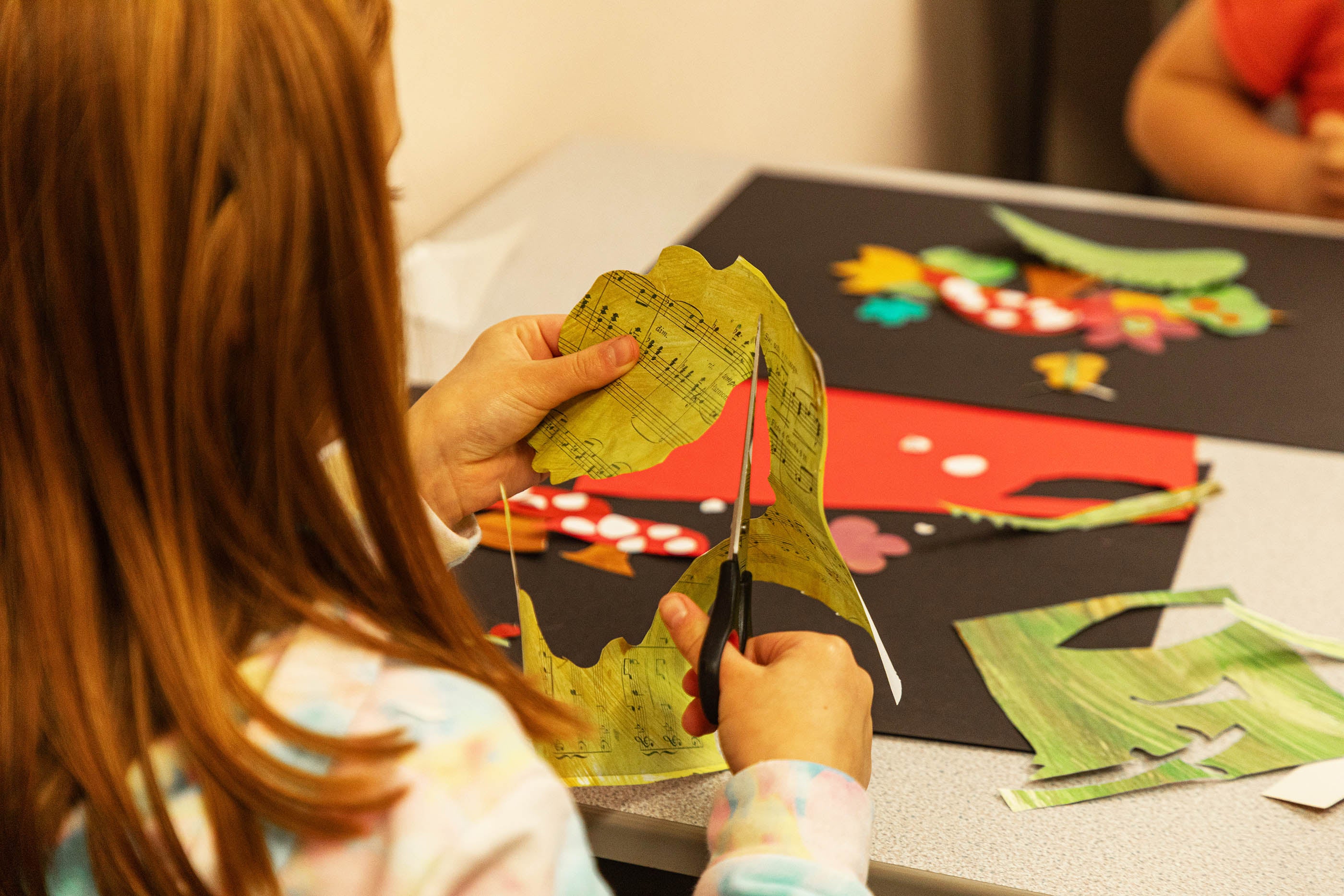 KIDS** Saturday 21st September 1:30-3pm. Kids Autumn Foliage Collage Masterpiece